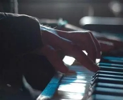 弹钢琴手指的几个误区